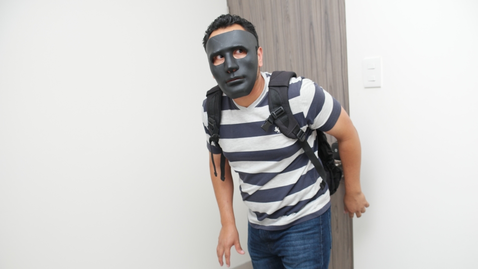 SEXMEX fucked by a thief . Ferr Lima