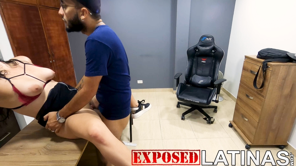 SEXMEX La estrella porno debutante está deseando empezar a follar con una verga enorme . Luna White