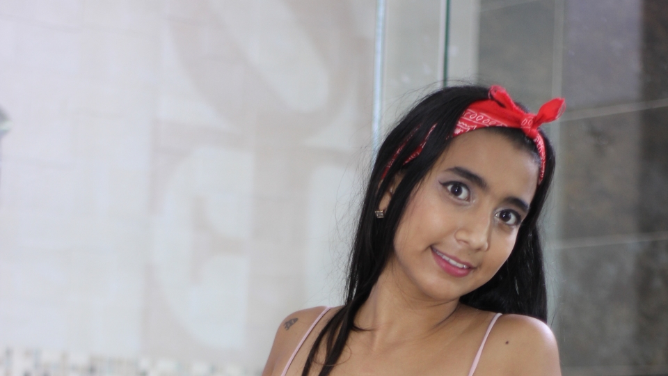 SEXMEX Chica tímida colombiana