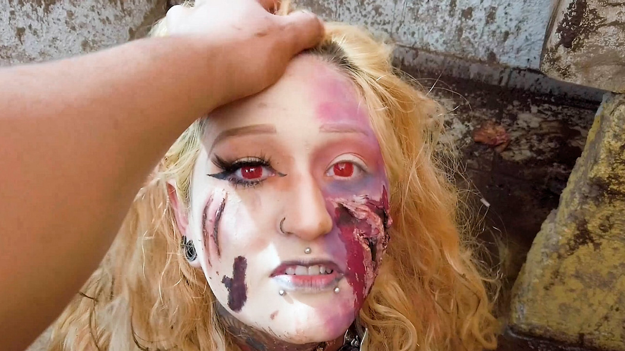 sexmex Chica Zombie . Shannon